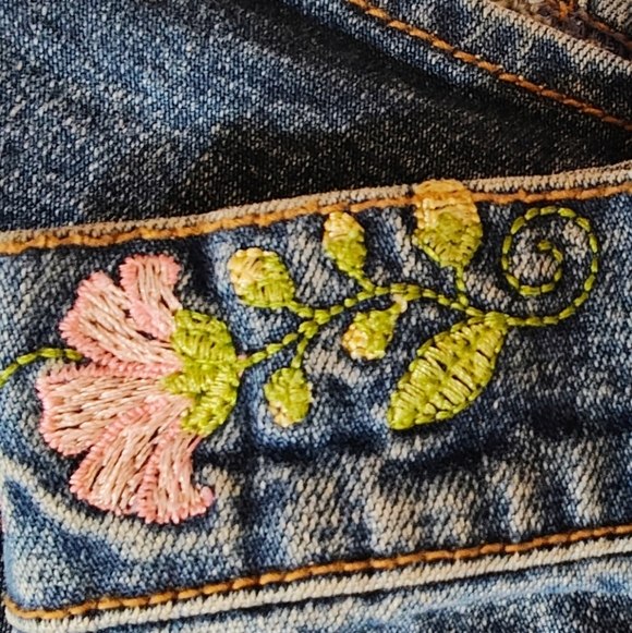 Embroidered Denim Jacket with Floral Accents - Picture 5 of 16